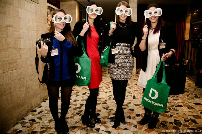 carla gozzi show teatro colosseo torino bloggers occhialoni vintage