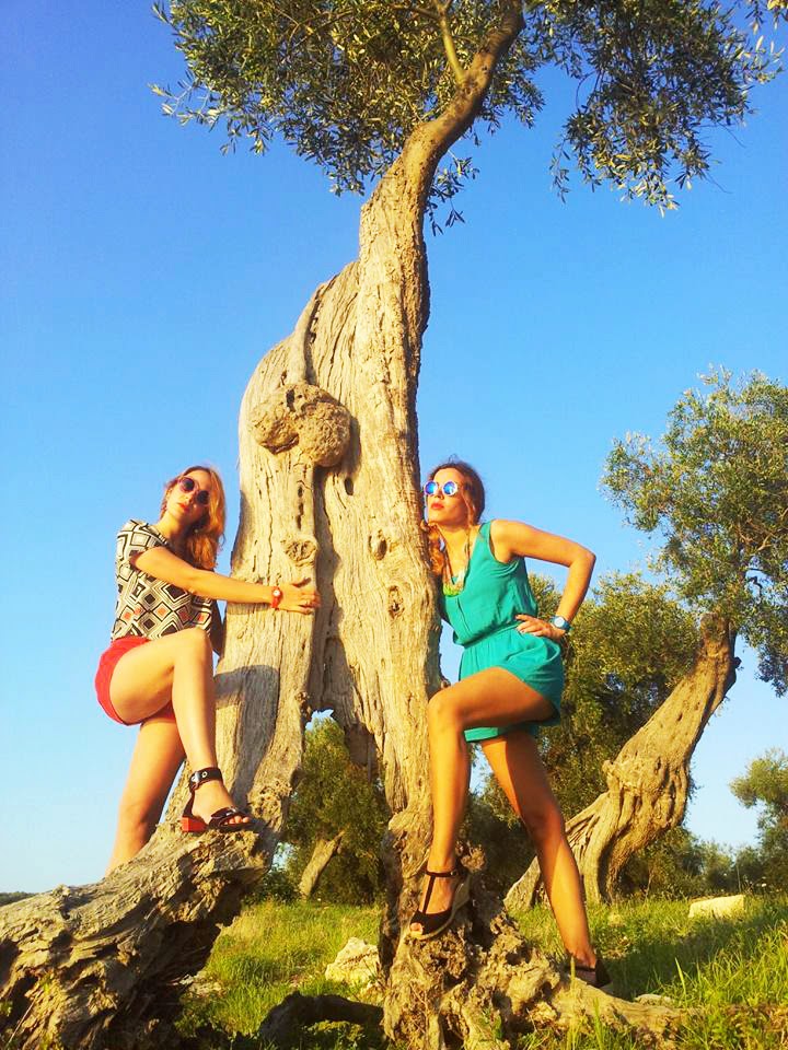 lepazzeraimondoalsud lago di Varano rosso blu ulivi occhiali gucci