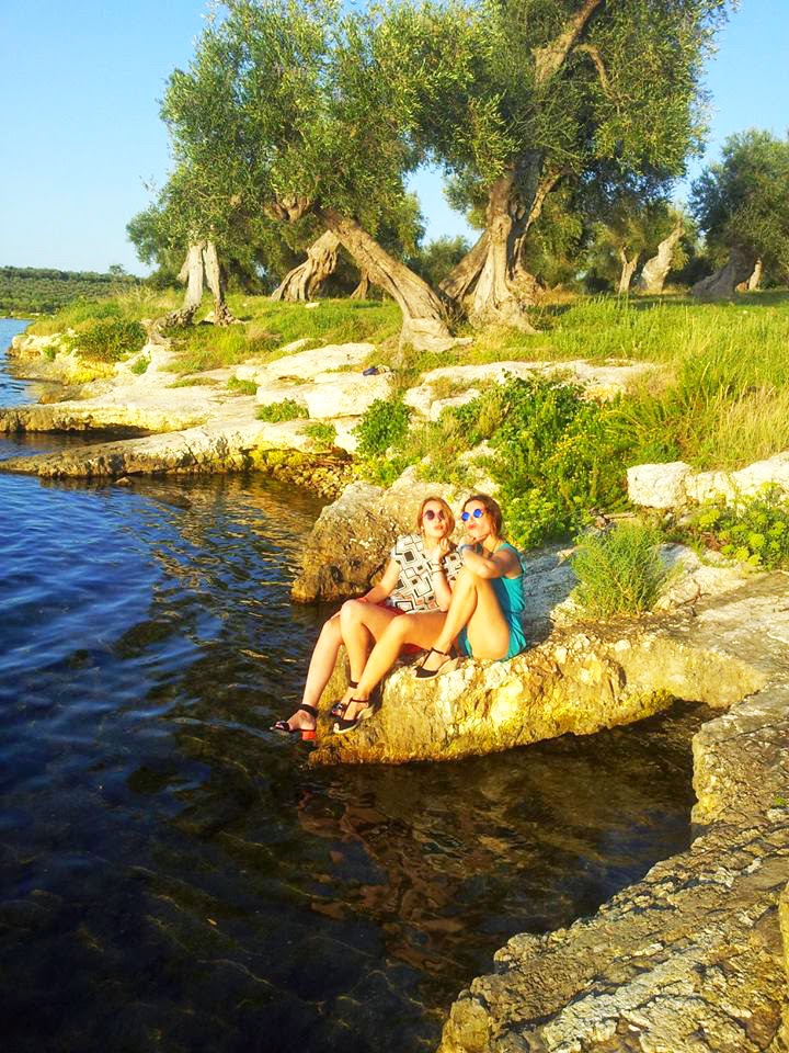 lepazzeraimondoalsud lago di Varano rosso blu pazze follia sole insieme