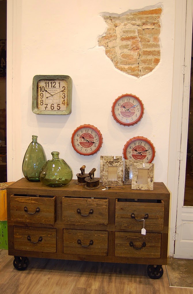 The Fashion Scan_Ikasa Asti_cassettiera