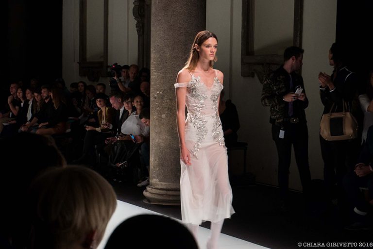 Francesco Scognamiglio Clinique mfw Milano Fashion Week sfilata palazzo del senato sara sampaio