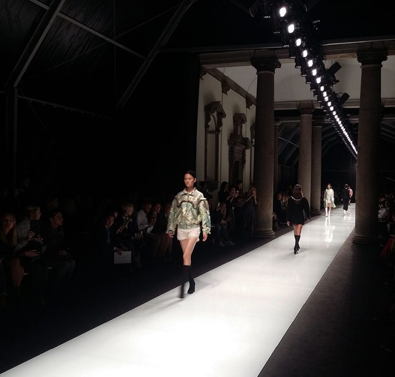 Francesco Scognamiglio Clinique mfw Milano Fashion Week sfilata palazzo del senato