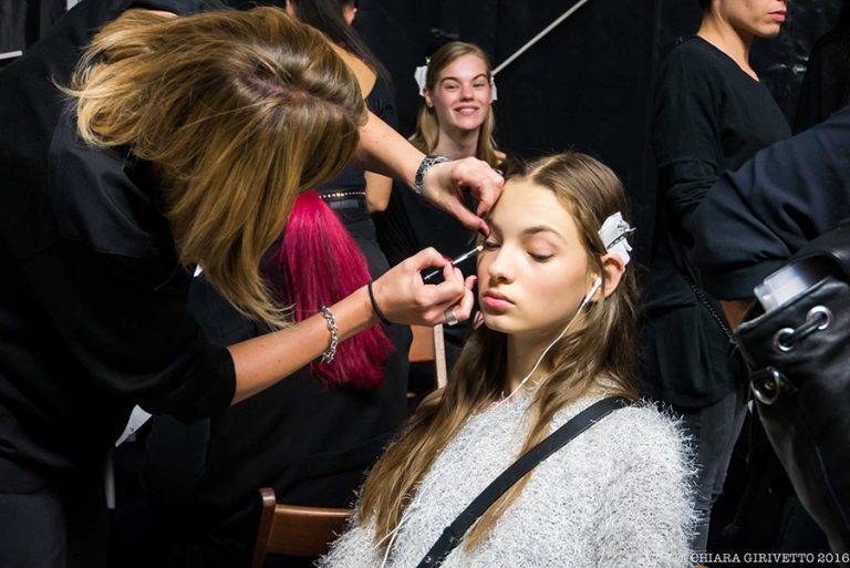Francesco Scognamiglio backstage Clinique mfw Milano Fashion Week make up artist trucco modella