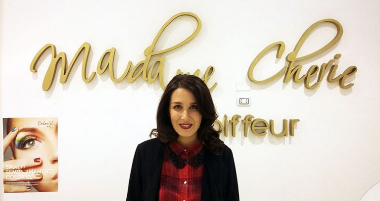 Vaniday Madame Beauty Club colore tinta scura selfie The Fashion Scan Elisa Raimondo piega mossa