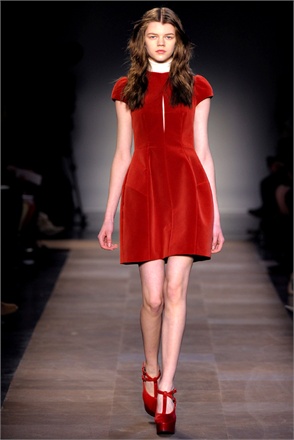 vestito corto velluto Carven must have autunno inverno 2016 2017