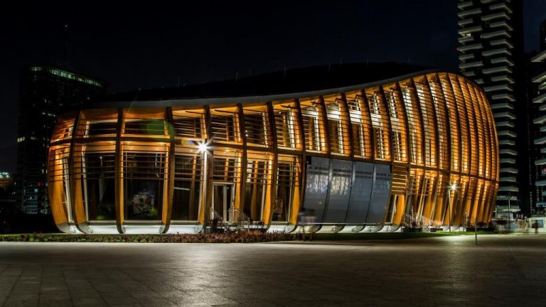 Fashion Hub Market Unicredit Pavillion Piazza Gae Aulenti architettura MFW