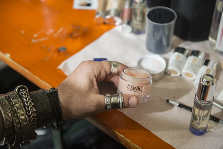 Clinique Cristiano Burani backstage sfilata Milano Fashion Week MFW make up